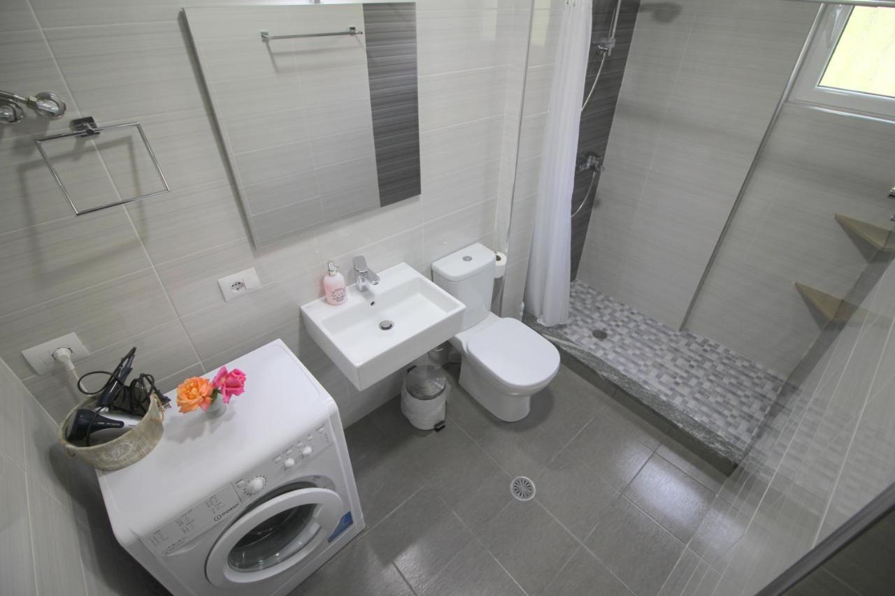 סרנדה Kosta'S City Apartment מראה חיצוני תמונה