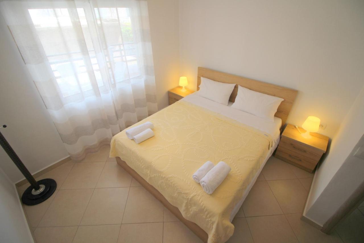 סרנדה Kosta'S City Apartment מראה חיצוני תמונה